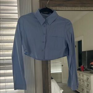 ETIQUETTE Boutique Blue Cropped Button-Up Shirt
